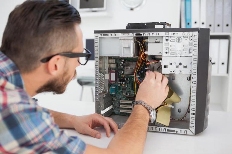 Faut-il acheter son matériel informatique neuf à Fréjus ?